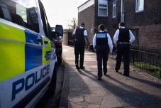 Román állampolgárt is vádolnak a brit miniszterelnök házában történt gyújtogatás miatt