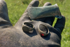 Szilágypanit: bronzbaltát és 16-17. századi gyűrűt találtak