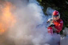 Tűz ütött ki egy csíkszeredai tömbházban – egy nő megsérült