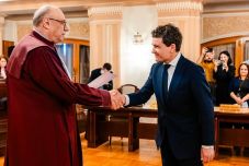 Nicuşor Dan nem sietné el a kormányalakítást 