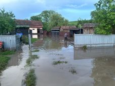Tizenöt háztartást öntött el a víz a Maros megyei Mezőpagocsán