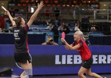 Asztalitenisz-vb: Szőcsék döntőt játszanak Dohában