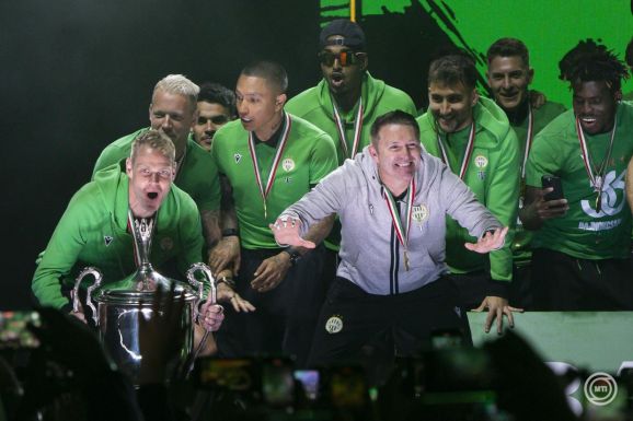 Magyar foci: sorozatban hetedszer lett bajnok a Ferencváros