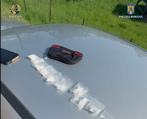 Ötven gramm kokainnal bukott le egy nő Csíkszeredában – egy 82 éves asszonytól szerezte be a drogot