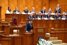 Bocsánatkérést vár az AUR Nicușor Dantól