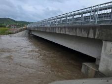 Árvizek Hargita megyében – Ömlik a víz a parajdi sóbányába