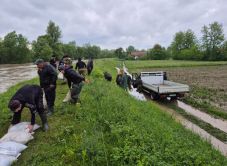 Víz alatt a Háromszék egy része: utakat zártak le és százakat evakuáltak otthonukból az áradás miatt