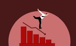 Sokkal kisebb gazdasági növekedésre számít az Országos Stratégiai és Előrejelzési Bizottság, mint korábban 