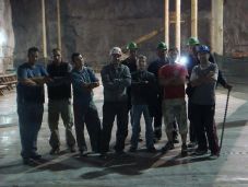 Kedden este az utolsó civil is elhagyta a sóbányát