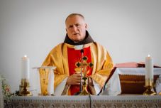 Böjte Csaba: Sírnak a dévai gyermekek a parajdi sóbánya miatt