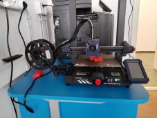 Oktatásfejlesztés – megérkeztek az első új digitális eszközök a csíkszeredai iskolákba