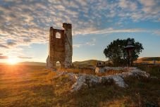 A csíkszenttamási csonkatorony freskómaradványai a hónap műtárgya a Csíki Székely Múzeumban