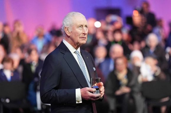 Rómába látogat a brit uralkodó, de a pápával mégsem találkozik