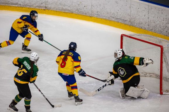 Női hoki: Magabiztos győzelemmel búcsúztak a vb-től Szekeresék