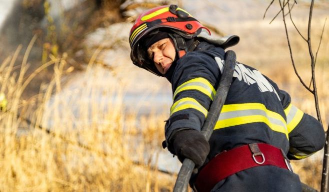 Pusztítanak a szándékosan gyújtott tüzek: elszenesedett női holttestet találtak a hatóságok