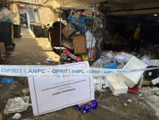 Piedone akcióban: „meghátrálásra” késztették a fogyasztóvédőket a tüntetők