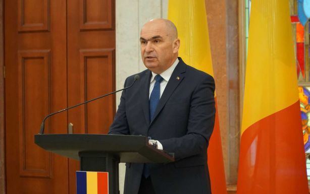 Bolojan elmondta, miért jár menetrend szerinti járatokkal, és mikor teszik közzé Iohannis utazási költségeit