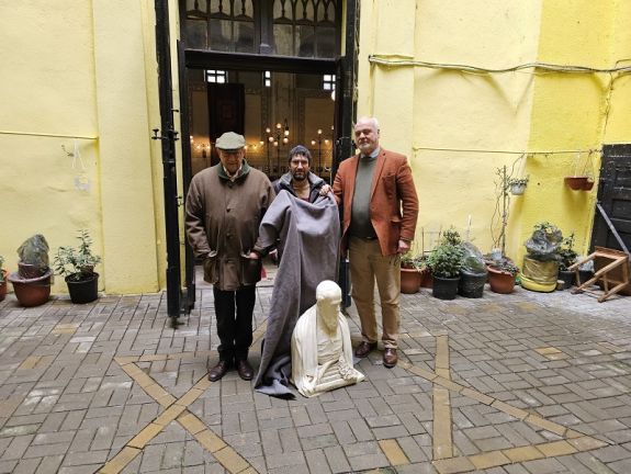 Osztrák antikváriumból került elő a közel harminc évvel ezelőtt ellopott aradi mellszobor