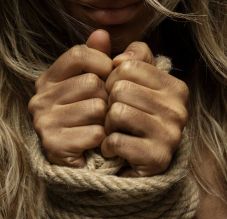 Az emberkereskedelem ellen lépnek fel: parlamenti különbizottság létrehozását hagyták jóvá