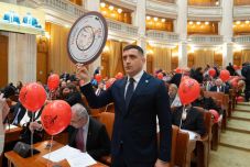 Parlamenti sztrájkot hirdet az AUR: ez „egy példátlan mozgósítás kezdete” 