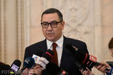 Victor Ponta is benyújtotta jelölési iratcsomóját