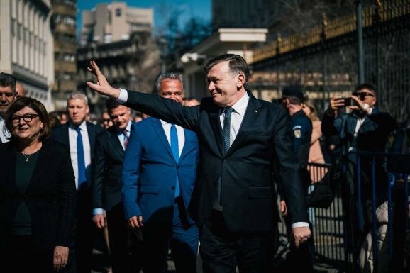 Podcastet indít a kormánypártok elnökjelöltje