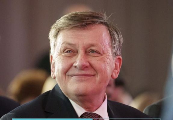 Crin Antonescu: a társadalom visszatért a ’90-es évek világába