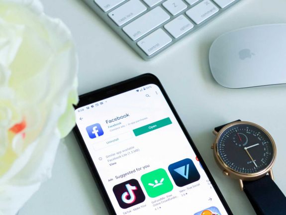 Együttműködik az oktatási minisztérium és a TikTok – a CNA a félretájékoztatás ellen küzd