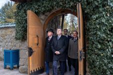 Üzent a magyaroknak Crin Antonescu: Románia a magyarok hazája is