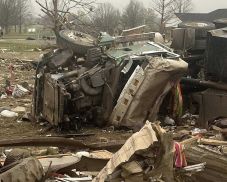Több tornádó pusztít az Egyesült Államokban – több mint harmincan életüket veszítették