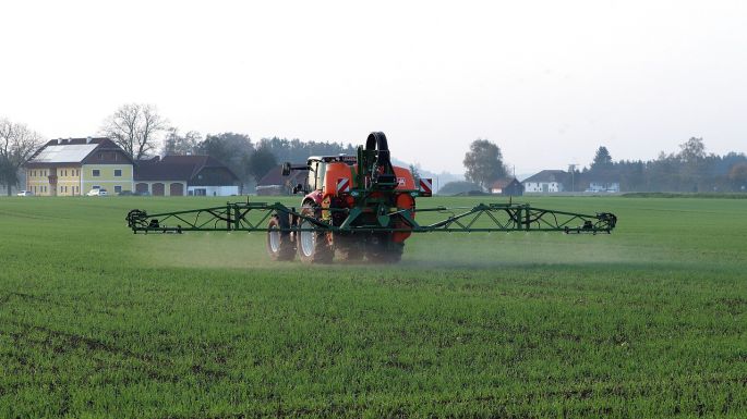 Lejárt szavatosságú növényvédőszerek miatt indítottak eljárást a Hargita megyei rendőrök