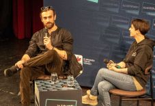 Hazatért a Hunyadi főszereplője – A kézdivásárhelyi közönséggel találkozott elsőként 