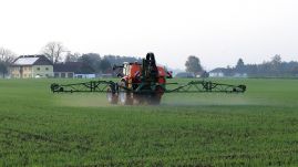 Lejárt szavatosságú növényvédőszerek miatt indítottak eljárást a Hargita megyei rendőrök