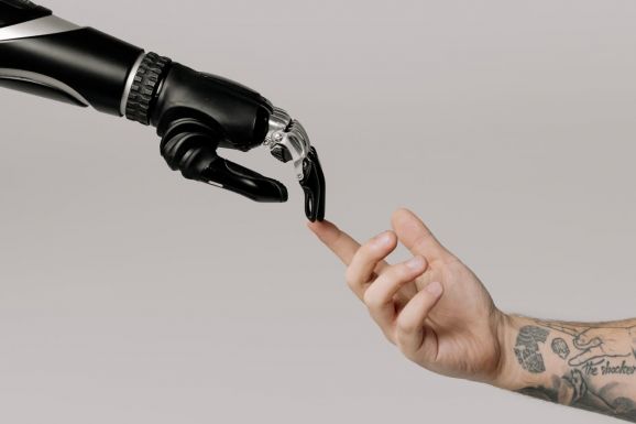 Jövő héten indítja AI chatbotját a Meta az EU-ban