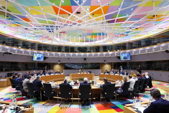 EU-csúcs: Ukrajna számára növekedni fog a pénzügyi és katonai támogatás 