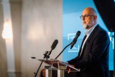 Kelemen Hunor: A mesterséges intelligencia a világ legnagyobb szellemi rablása