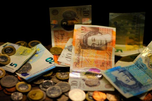 A britek eddig 25 milliárd font értékű orosz pénzügyi eszközt zároltak – Ukrajna kap a hozamából pénzügyi támogatást