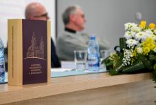 Vaskos kötet mesél a múltról: A Szatmári Egyházmegye története a kezdetektől