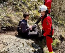  Helikopterrel mentettek ki egy sérült fiatalembert a Túri-hasadékból