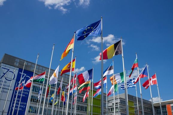 Eurobarométer: a többség úgy véli előnyös az uniós tagság