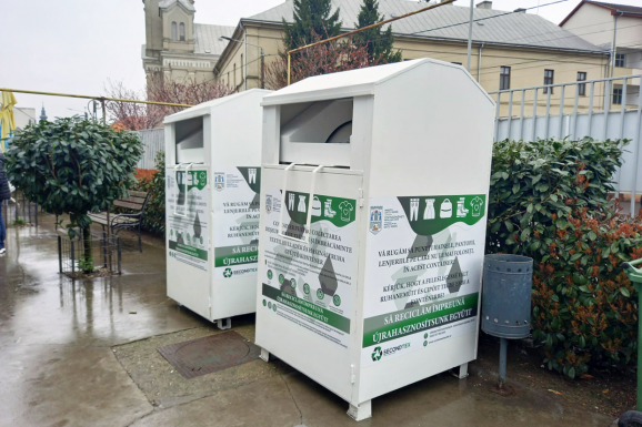 Textilgyűjtő konténereket állítottak fel Szatmárnémetiben