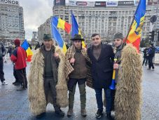 Simion vezeti a felmérési listákat, de aligha lesz belőle államfő