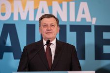 Elnökké választása esetén Amerikába vezetne Crin Antonescu első útja