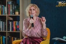 Ellopott gyermekkor, ellopott felnőttkor – Bibók Bea előadása Kolozsváron