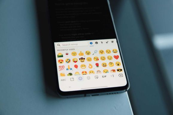 Emojik, ahogy a kamaszok használják, és a szülők nem értik