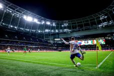 Futballvébé zöld kártyával és beutazási tilalom árnyékában?