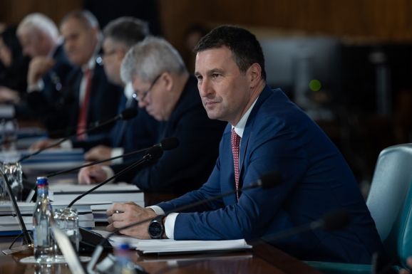 Tánczos Barna: a politikai káosz kockázat az ország számára