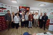 Díjazták a legjobb ribizliborokat Csíkmadarason