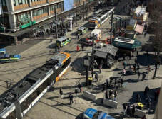 Tömegbe hajtott egy autós Mannheimban, legalább két ember meghalt