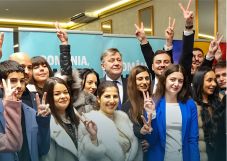 Crin Antonescu: Olyan Romániát szeretnék, ahonnan a fiatalok nem akarnak elmenni